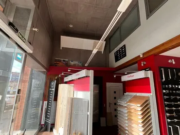 Local comercial en Cornellà de Llobregat - Foto 4