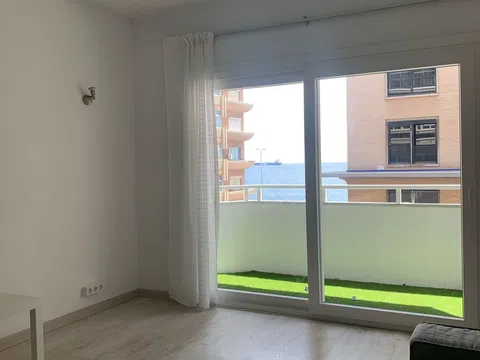 Piso en avenida Rafael Cabrera, 8
