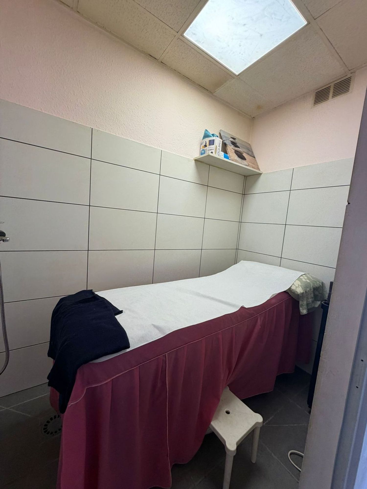 Local en Centro estético en Calle Bòbiles, 70, La Florida - Foto 8