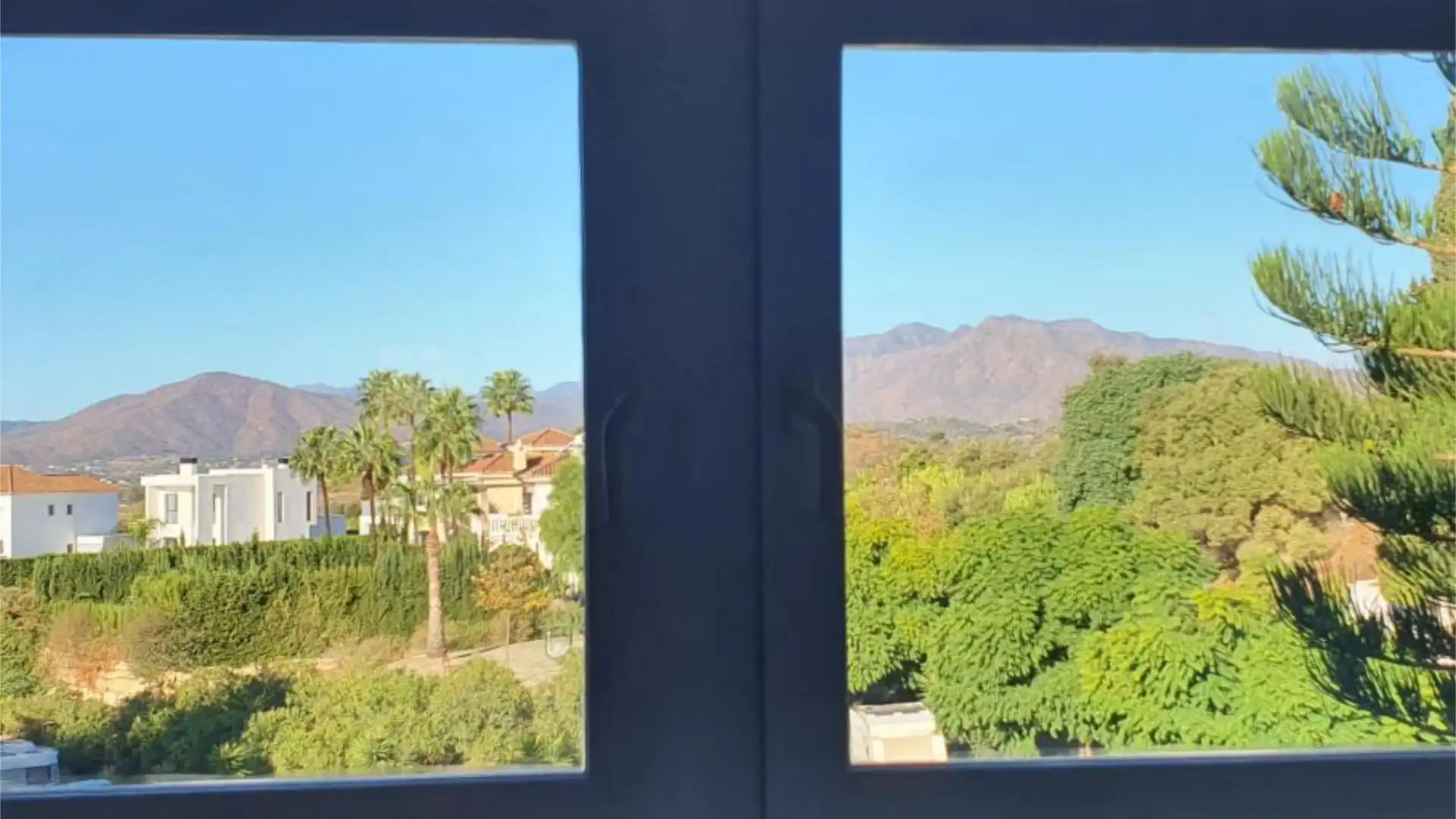 Casa adosada en  Avenida de Gran Bretaña 26 - Foto 3