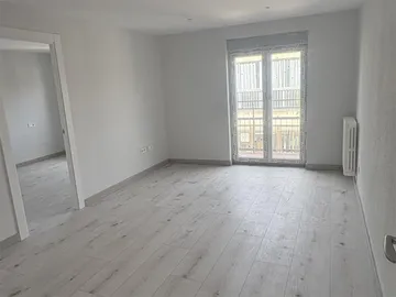 Piso en calle Paseo Canalejas 75-77