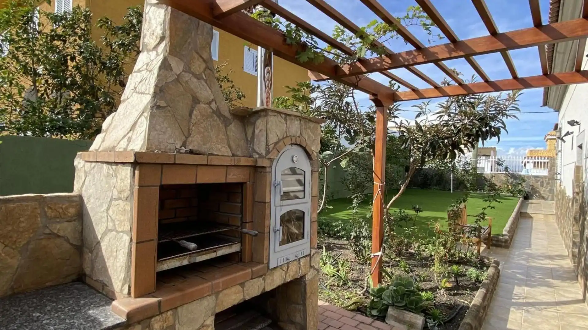 Chalet en  Avenida de la Democracia 39 - Foto 13