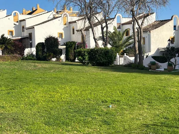 Chalet adosado en calle Frankfurt, 31 - Foto 2