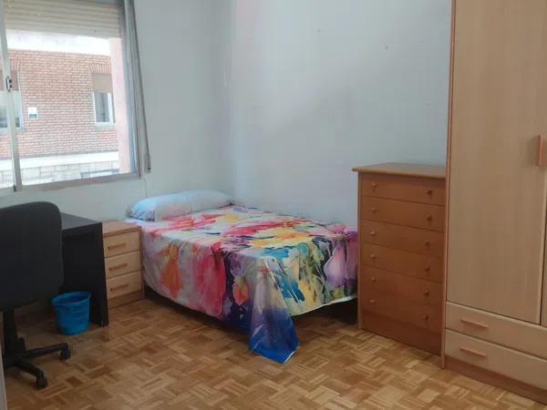 Piso en calle de Linneo, 9
