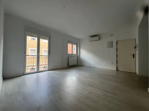 Piso en calle de Alcolea, 8