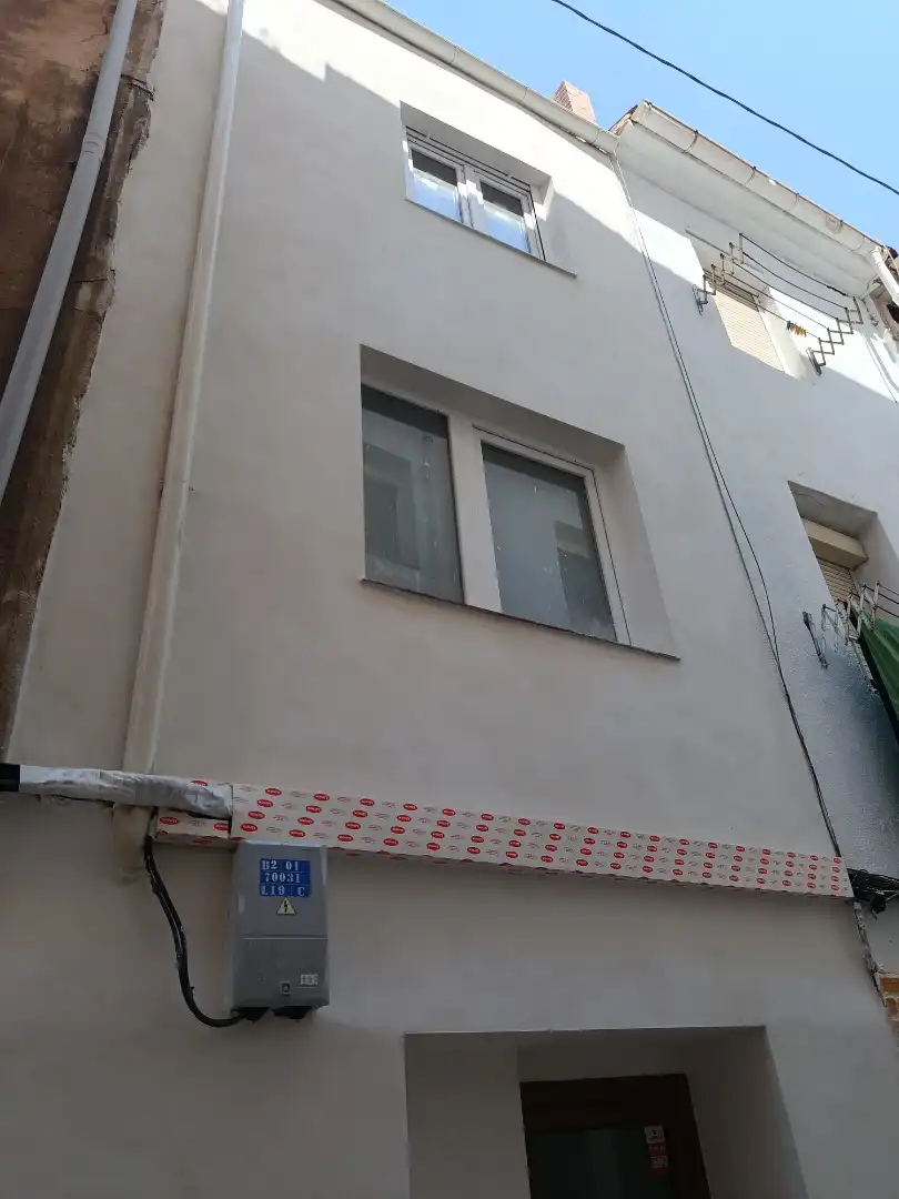 Casa adosada en  Carrer Antic de Sant Roc 3 - Foto 4