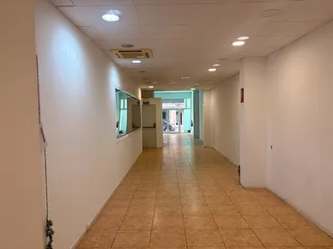 Local comercial en Esplugues de Llobregat - Foto 3