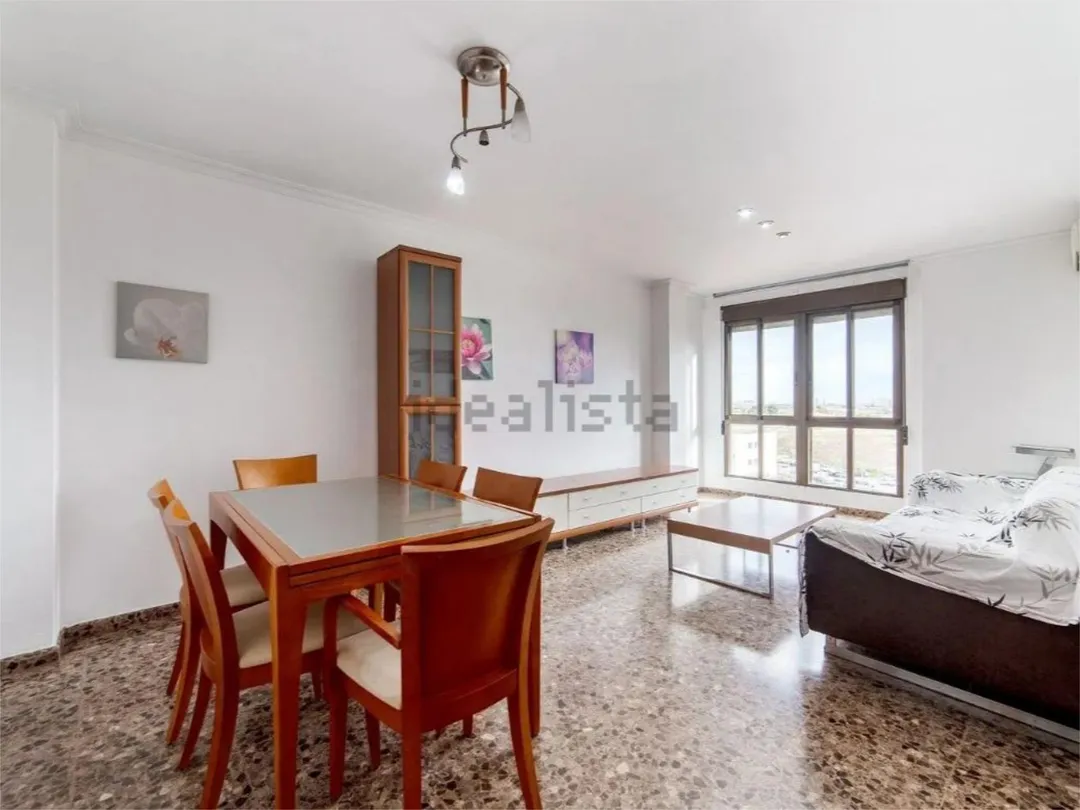 Piso en  Carrer de Carmen Estellés 10 - Foto 1