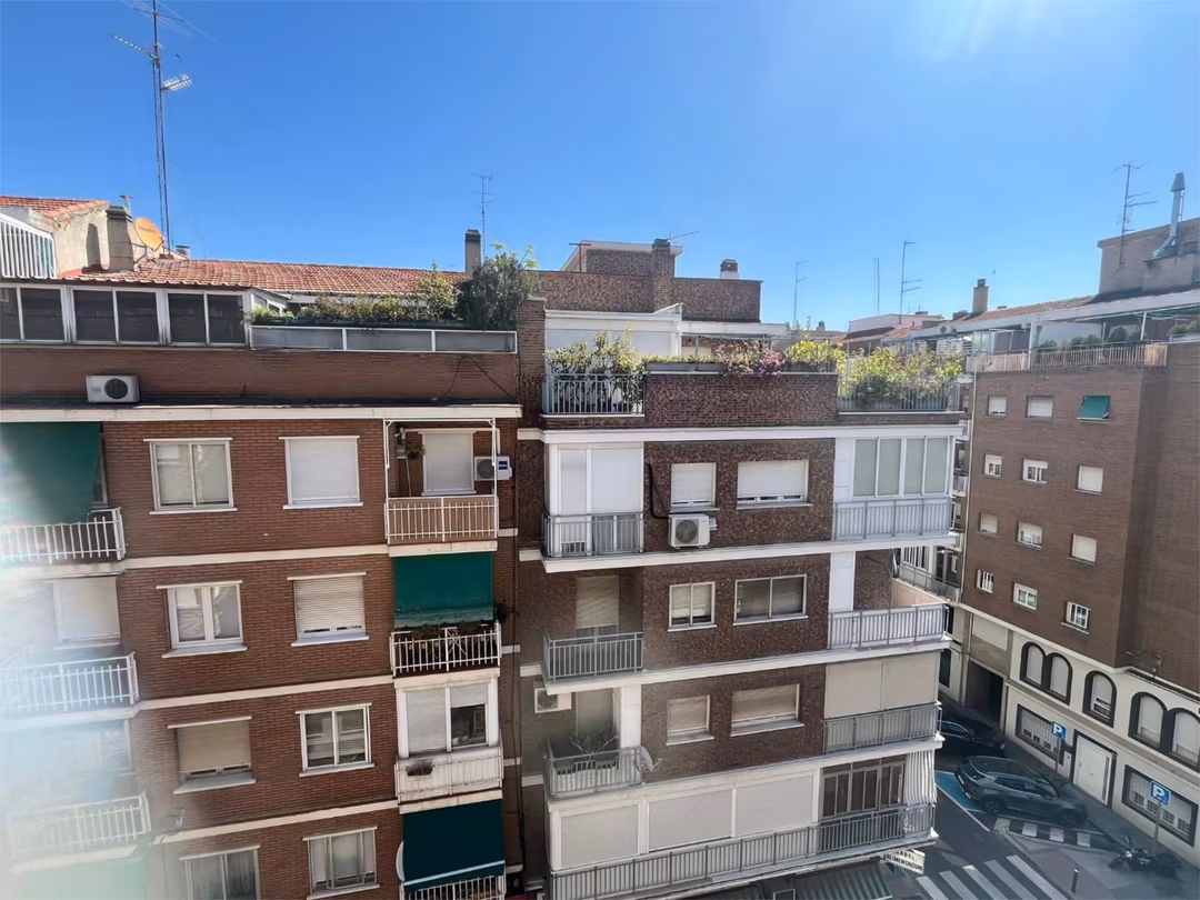 Piso en  Calle de Juan Bautista de Toledo 27