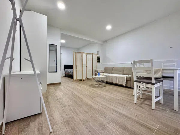 Estudio en Calle de Etruria - Foto 10