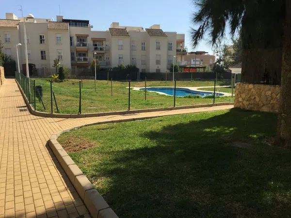 Piso en Calle de las Trece Rosas, 17 bajo D - Foto 1
