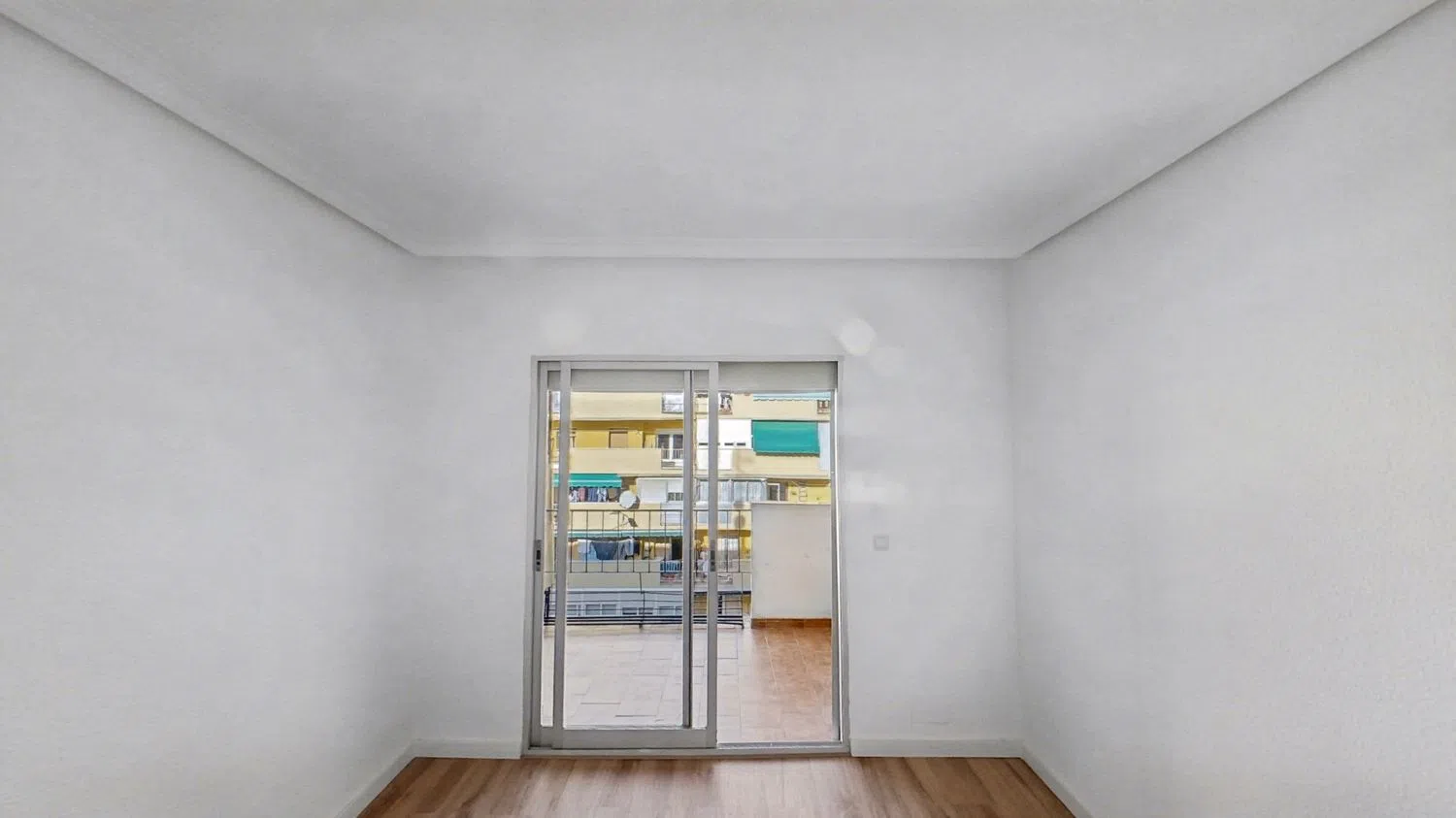 Piso en Reyes Católicos - Foto 4