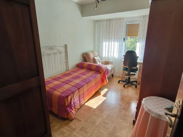 Piso en plaza de la Fuente, 17 3c - Foto 5