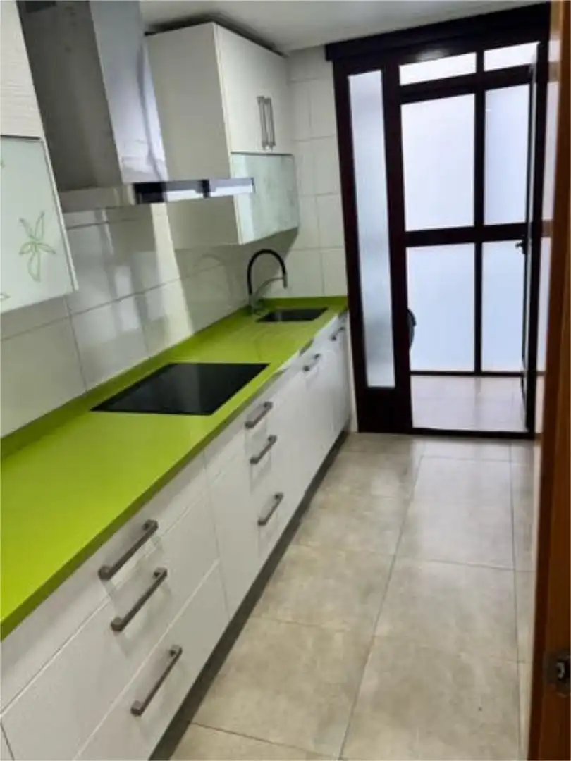 Piso en Juan Carlos I - Foto 1