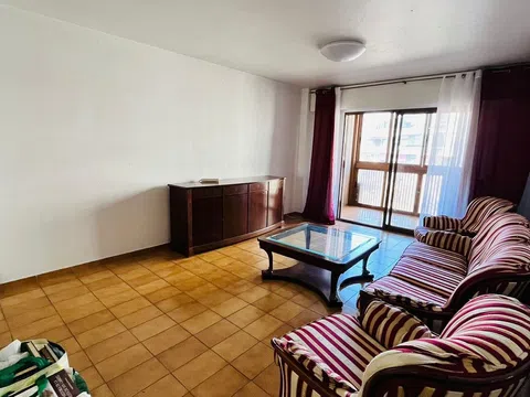 Piso en calle Orense, 21