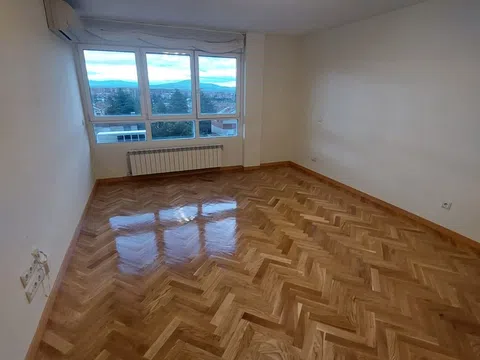 Piso en plaza de la Constitución, 3