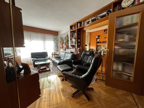 Piso en calle de Juan Esplandiú, 9