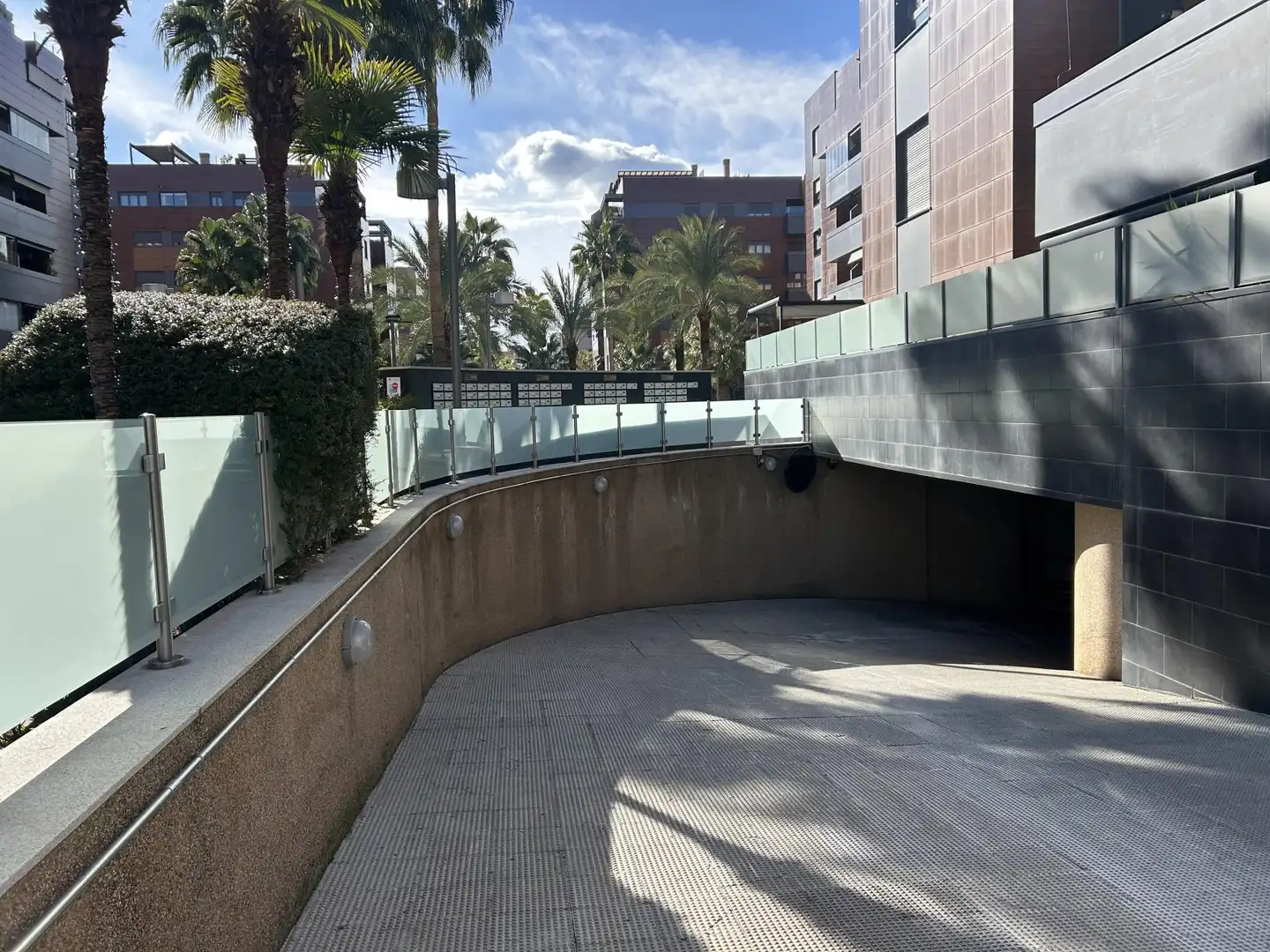 Garaje en  Calle Emir 13 - Foto 2