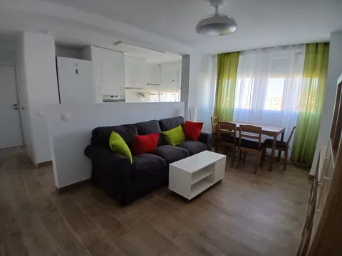 Piso en calle de Torrelaguna, 2