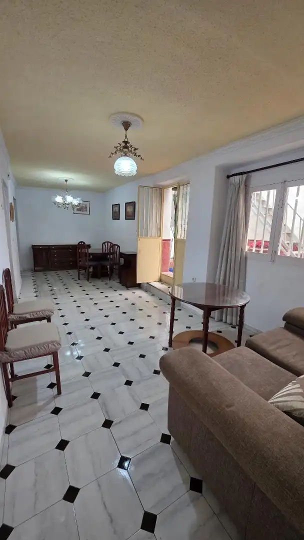 Casa adosada en  Calle Santa Ana de Íllora 21 - Foto 4