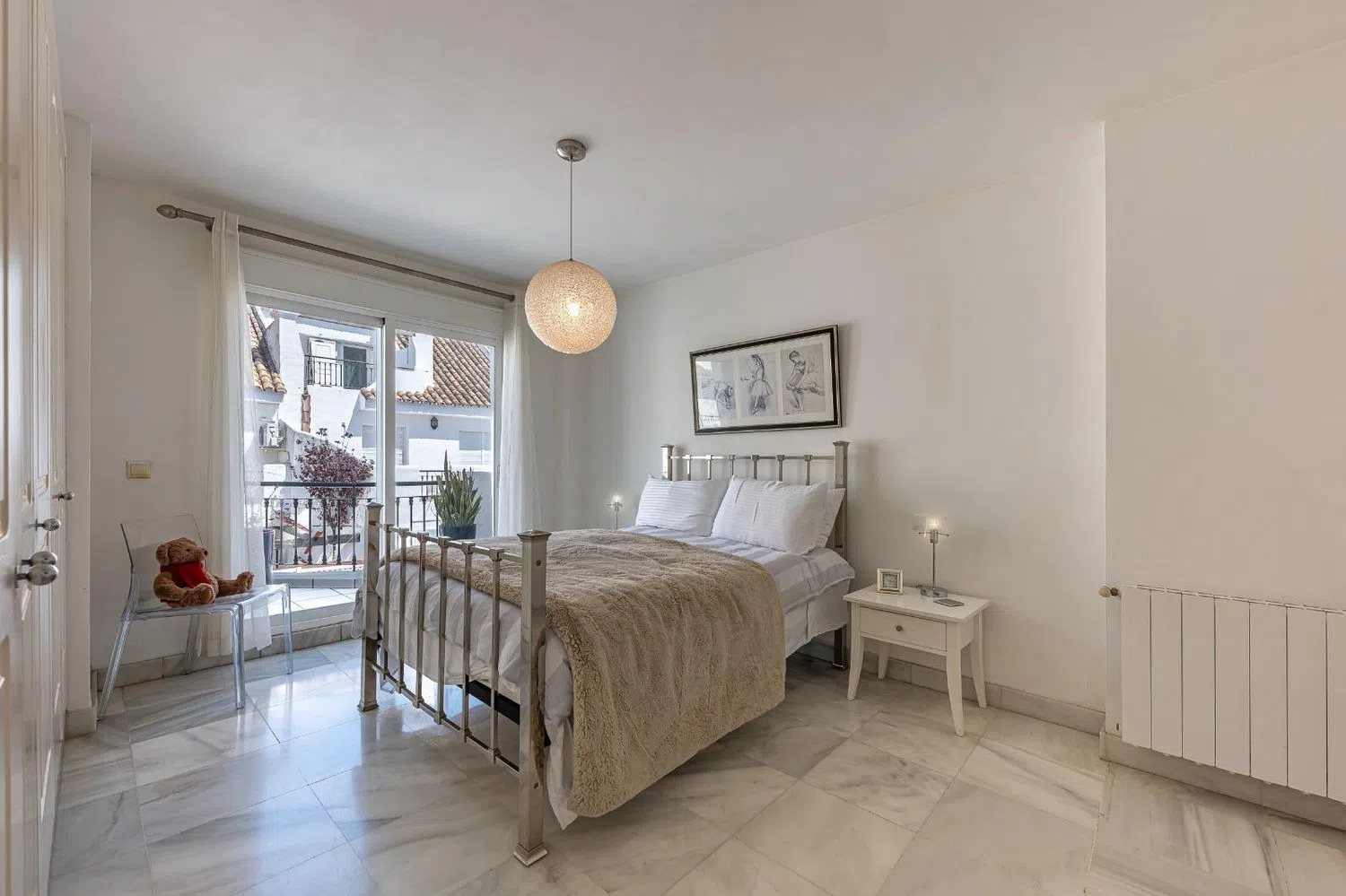 Chalet adosado en Urbanización Los Naranjos de Marbella s/n CalleAlfarnate - Foto 2