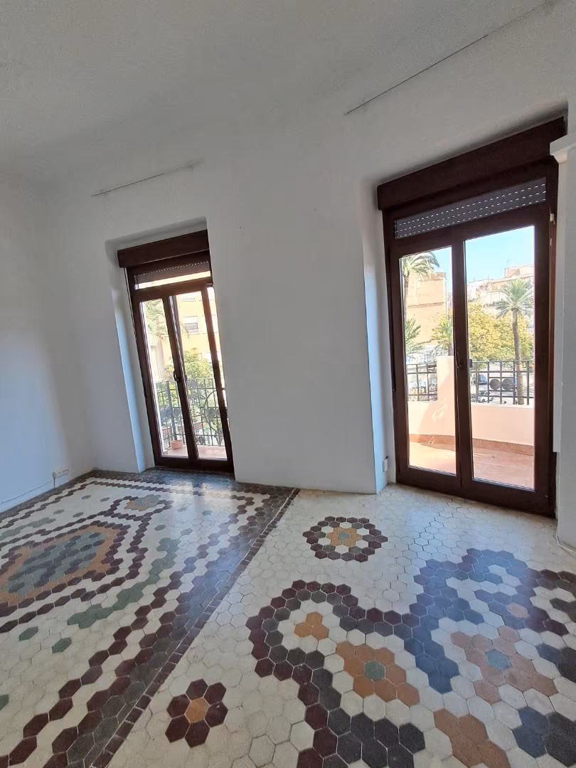 Piso en  Avinguda del Regne de València 38