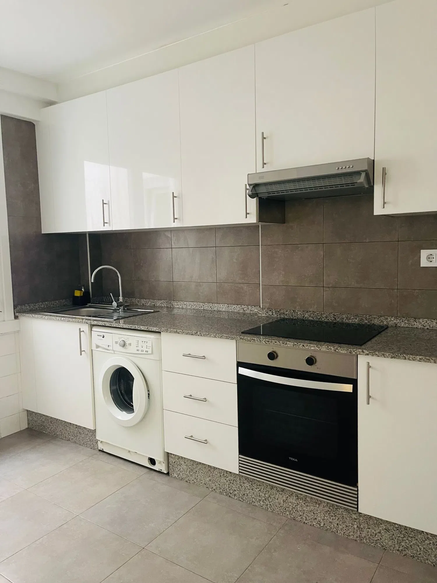 Piso en calle Santiago de la Iglesia, 3 - Foto 12