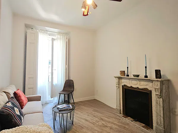 Piso en calle del Ave María, 23