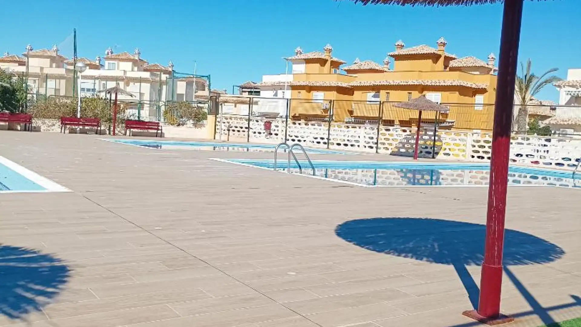 Casa adosada en  Calle Monte de Santa Pola 35 - Foto 32