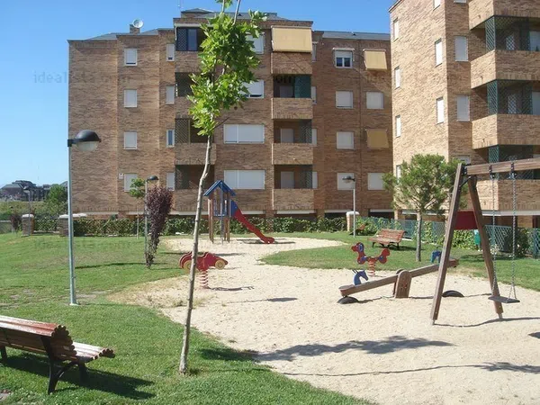 Piso en Calle Joaquin Turina - Foto 1