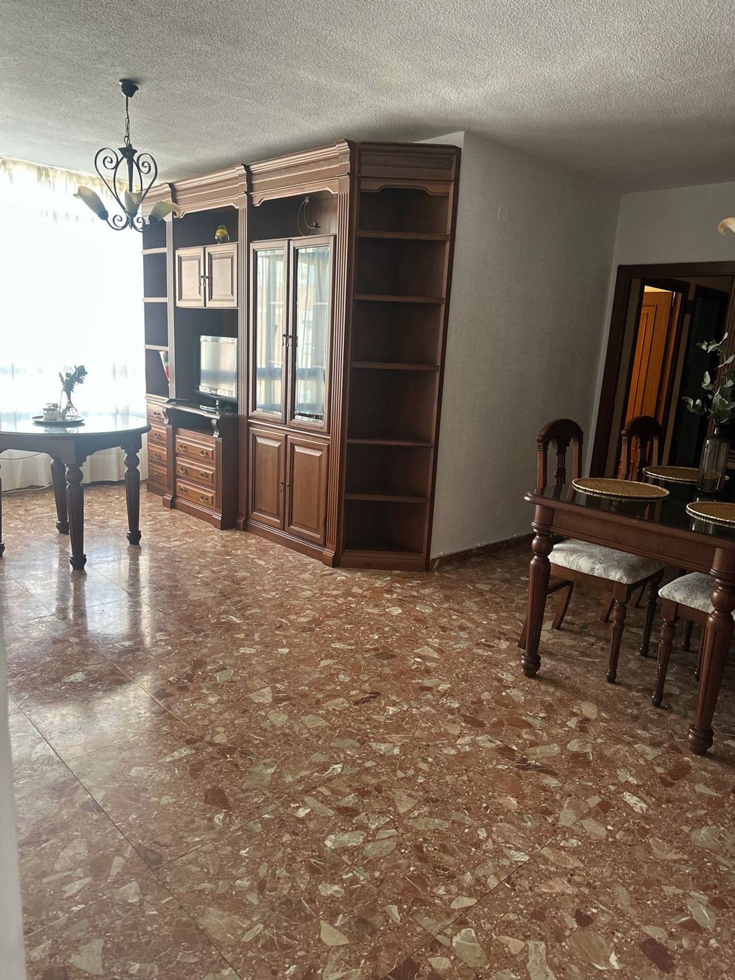 Piso en Calle Sagunto, 73 - Foto 2