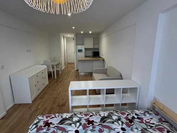 Estudio en calle de Saridakis, 1