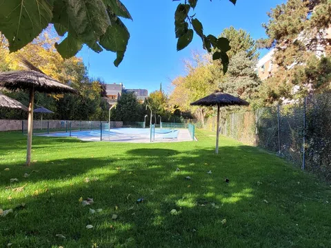 Piso en calle del Cerro del Castañar, 147