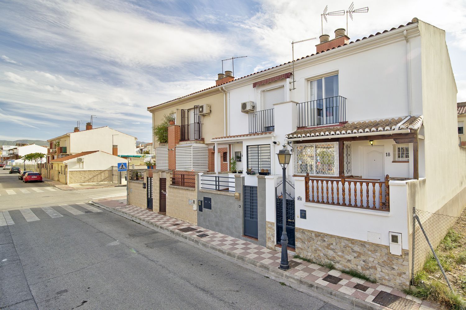 Chalet adosado en calle Carmen de Burgos, 18 - Foto 1