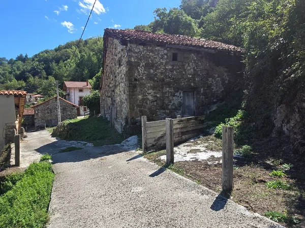 Casa de pueblo en Barrio Cueva, 1 h - Foto 2