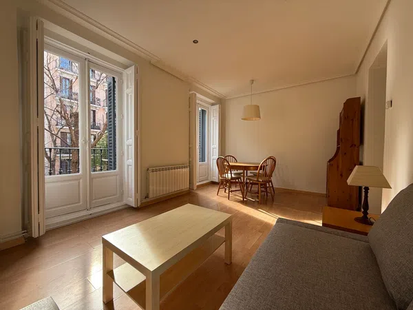 Piso en calle Galileo, 19