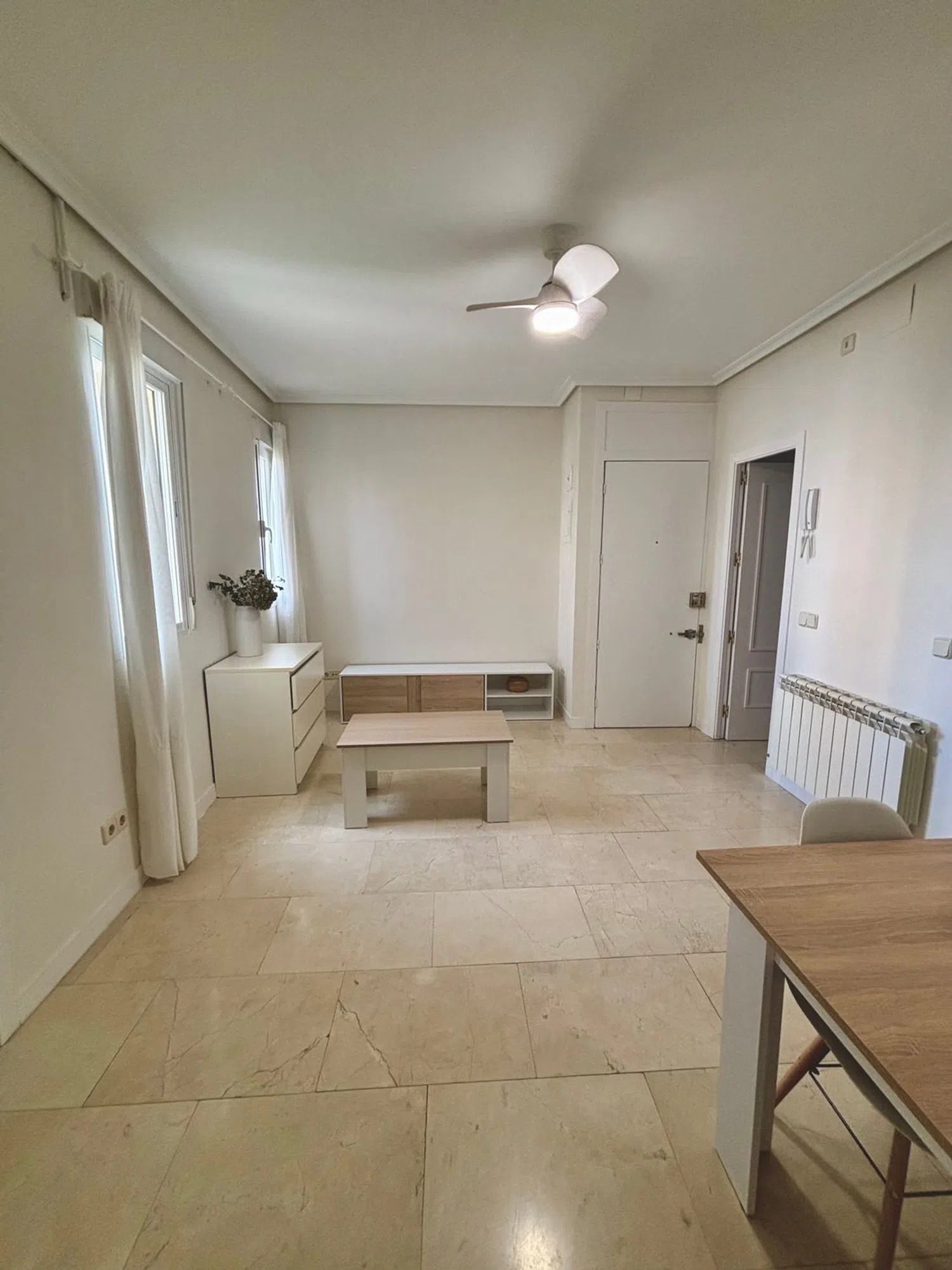 Piso en calle de María de Guzmán, 29 - Foto 1