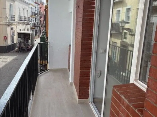 Piso en calle Rodrigo de Triana, 2 - Foto 2