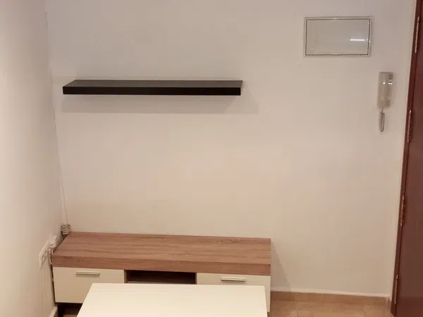 Estudio en calle Palacios Malaver, 13