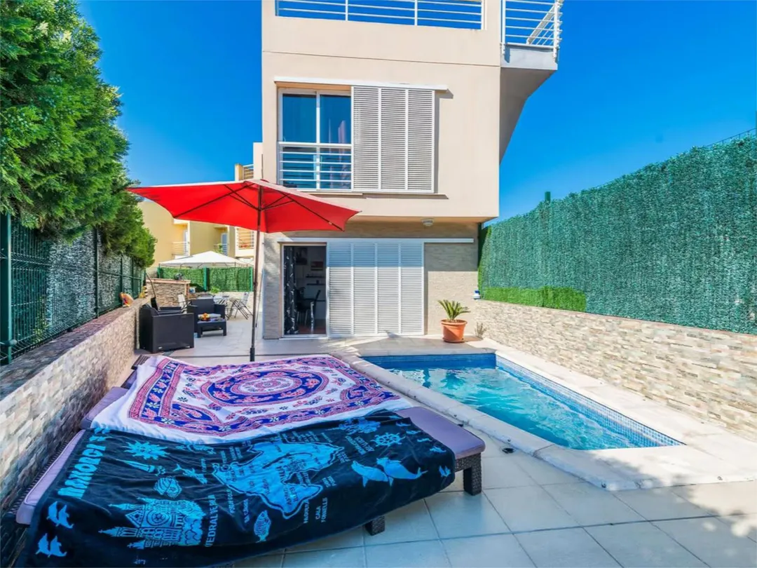 Casa adosada en  Camí d'Alcanada 8 - Foto 1