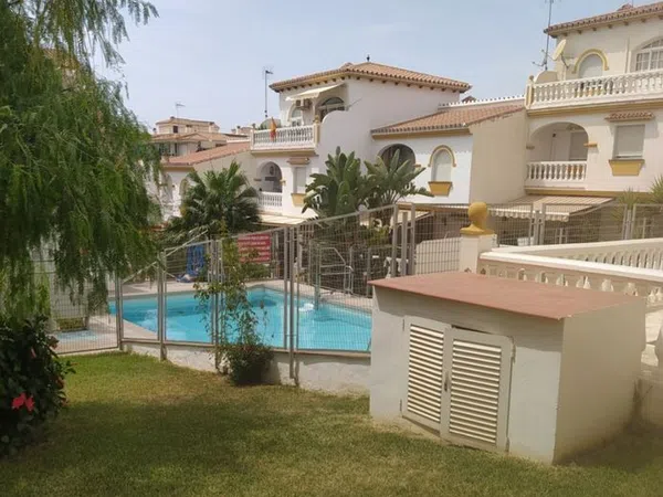 Chalet adosado en Calle Cortijo Viejo, 19 - Foto 2