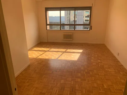 Piso en calle de cardenal marcelo spínola, 54