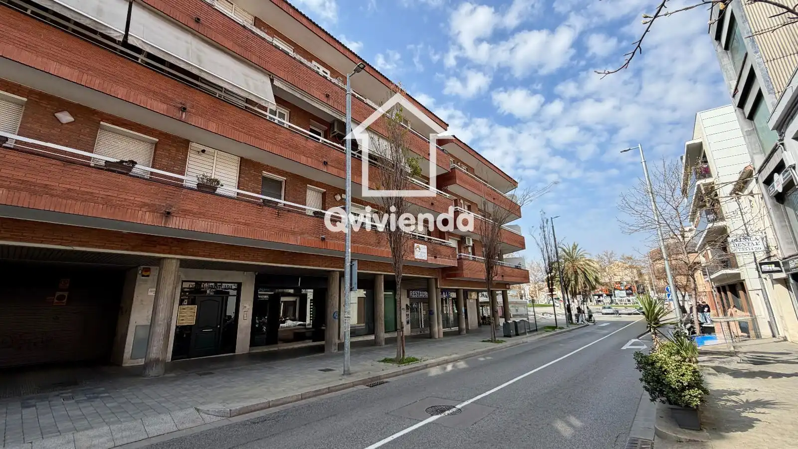Local comercial en  Montcada, de - Foto 2