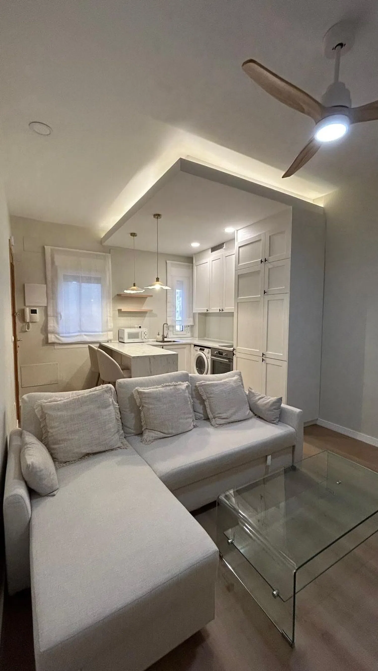 Piso en calle de María de Guzmán, 30 - Foto 1