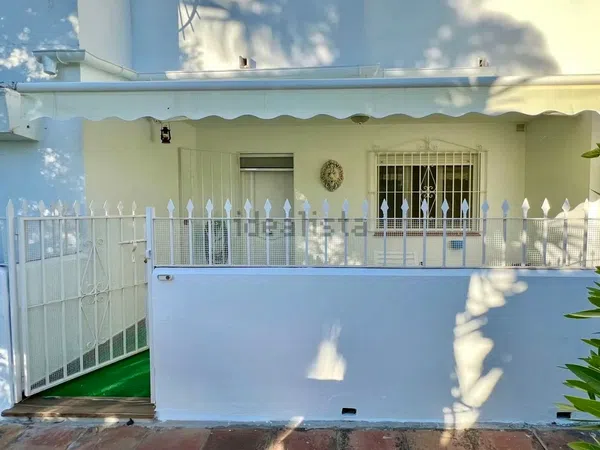 Chalet adosado en Avenida de las Naciones, 31, Altos de Estepona, Altos de Estepona - Foto 2