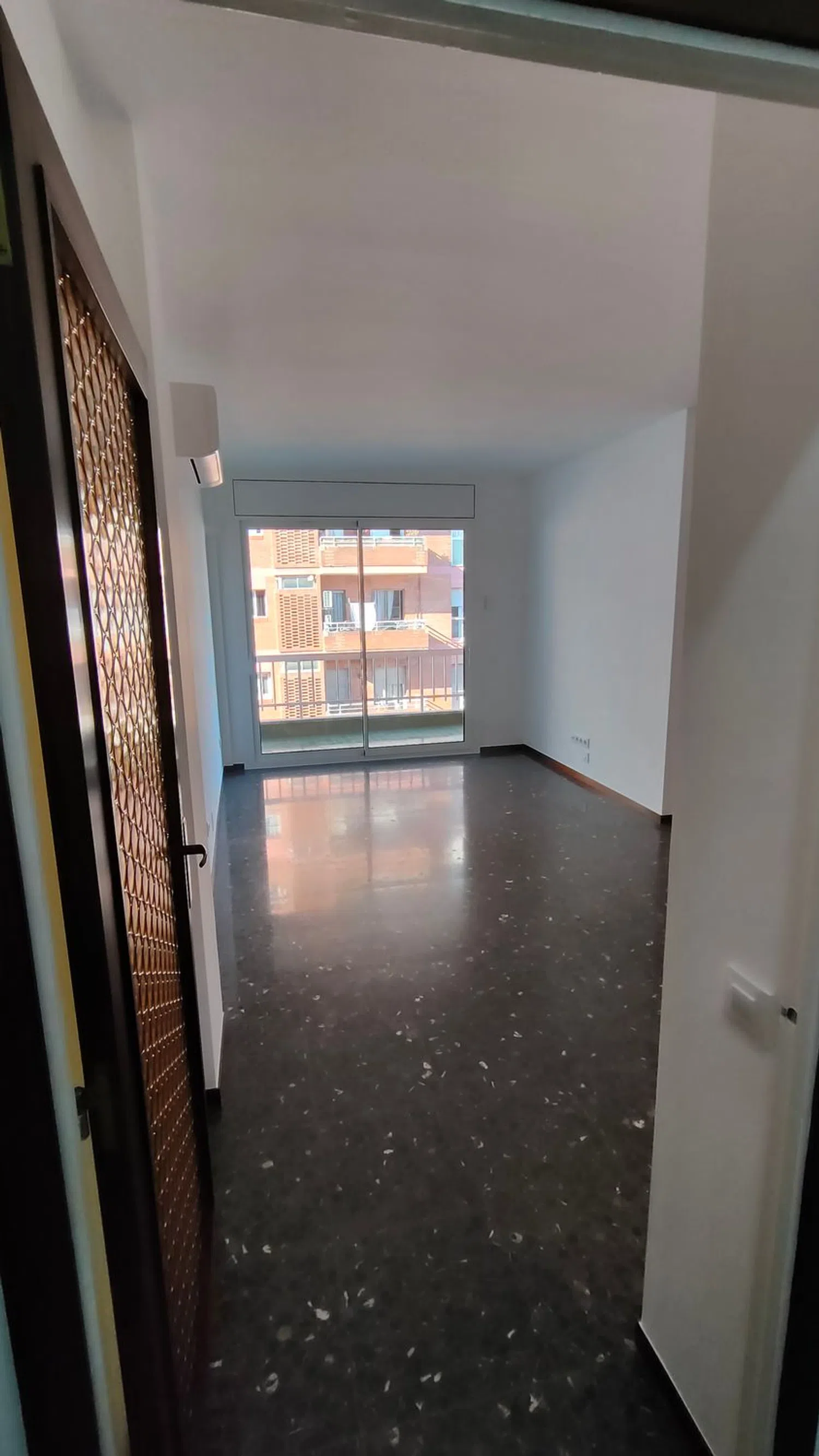 Piso en calle dels Almogàvers, 80 - Foto 1