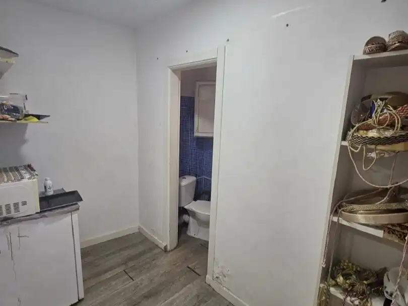 Local comercial en  Carrer Enginyer Moncunill 2 - Foto 4