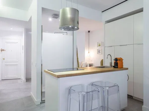 Estudio en calle de Álvarez de Baena, 4