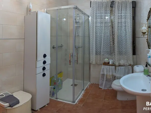 Chalet adosado en Calle Villacisneros s/n - Foto 6