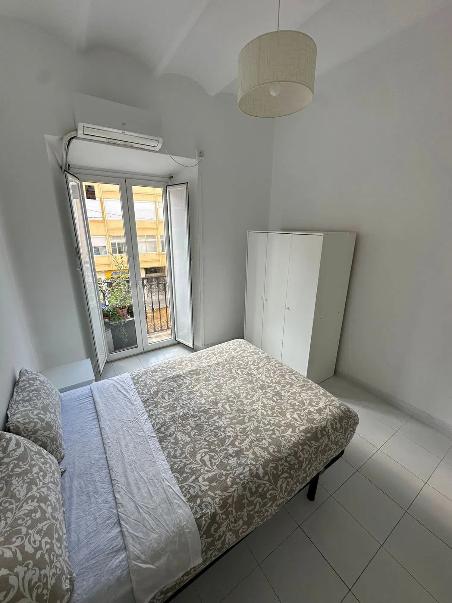 Piso en calle Pagés del Corro, 157 - Foto 1